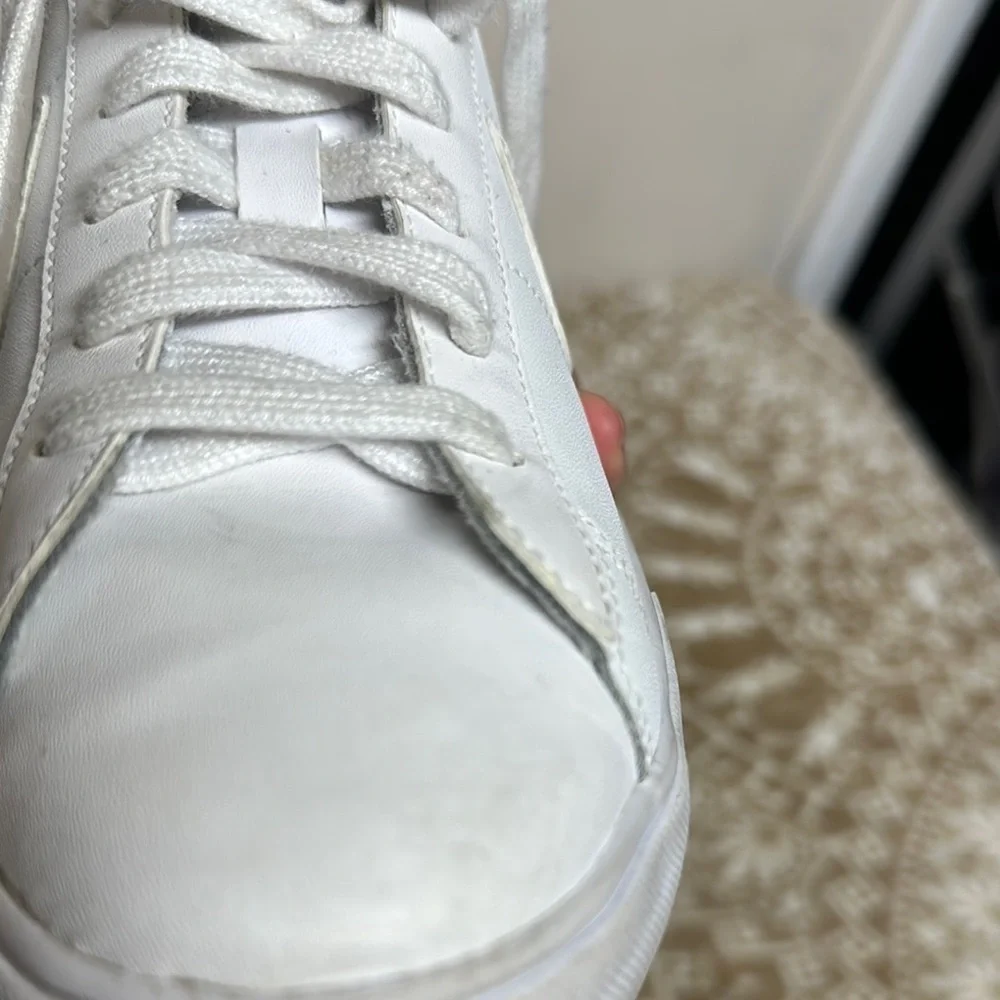 Nike White Athletic Shoes Classic Design - Picture 6 of 15